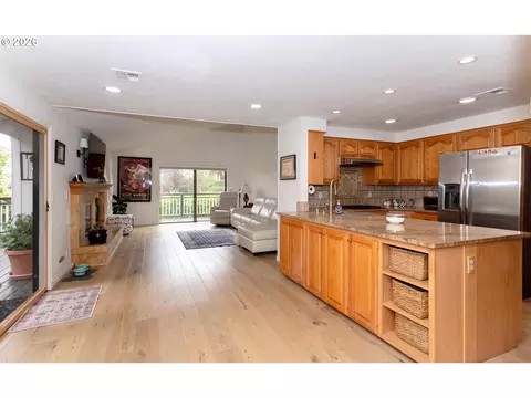 Kitchen - 2496 Panorama Dr, Eugene, OR 97405 photo 5 of 5