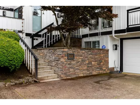 Exterior - 2496 Panorama Dr, Eugene, OR 97405 photo 2 of 11