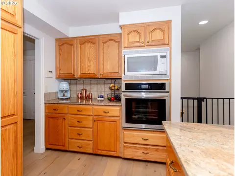 Kitchen - 2496 Panorama Dr, Eugene, OR 97405 photo 4 of 5