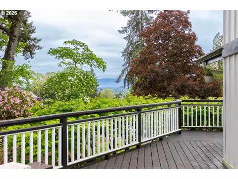 Exterior - 2496 Panorama Dr, Eugene, OR 97405 photo 11 of 11