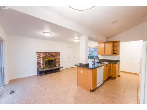Living - 2320 NE Rene Ave, Gresham, OR 97030 photo 5 of 5