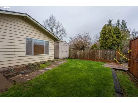Exterior - 2320 NE Rene Ave, Gresham, OR 97030 photo 4 of 6