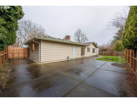 Exterior - 2320 NE Rene Ave, Gresham, OR 97030 photo 3 of 6