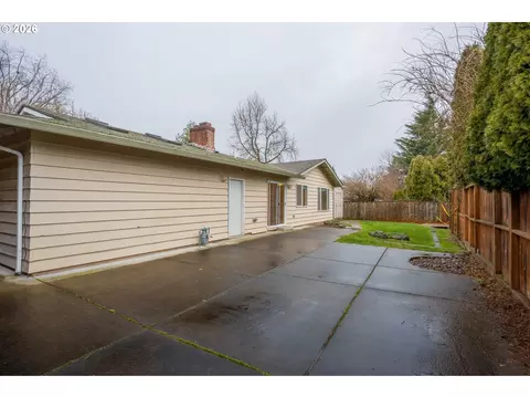 Exterior - 2320 NE Rene Ave, Gresham, OR 97030 photo 2 of 6