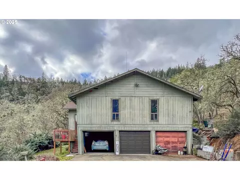1810 Rifle Range Rd, Roseburg, OR 97470