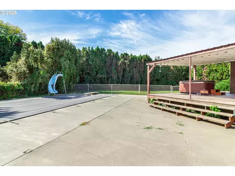 Exterior - 715 W Coe Ave, Stanfield, OR 97875 photo 4 of 5