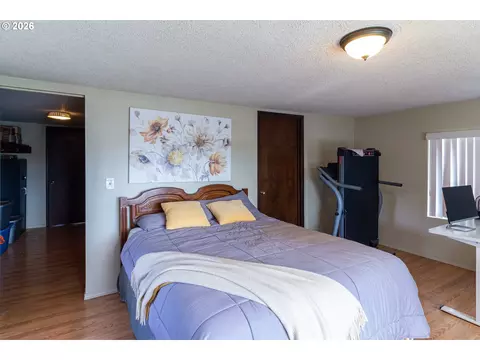 Bedroom - 715 W Coe Ave, Stanfield, OR 97875 photo 4 of 4