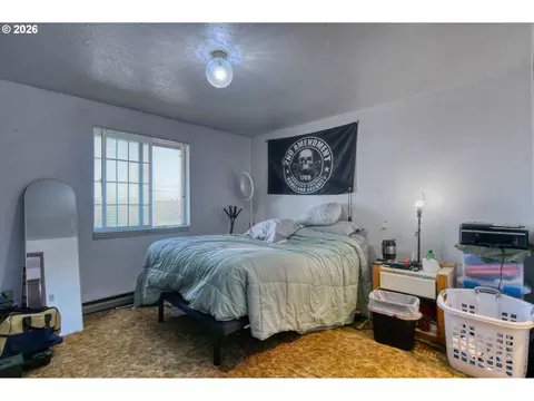 Bedroom - 810 SW 10th St, Pendleton, OR 97801 photo 1 of 8