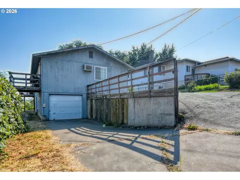 Exterior - 810 SW 10th St, Pendleton, OR 97801 photo 1 of 3