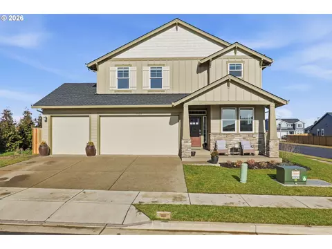 1035 Marie St, Mount Angel, OR 97362