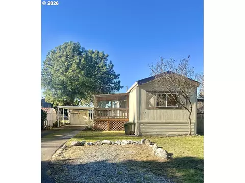 2009 Lewis River Rd #17, Woodland, WA 98674