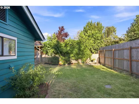 Exterior - 126 E 19th Ave, Eugene, OR 97401 photo 4 of 5