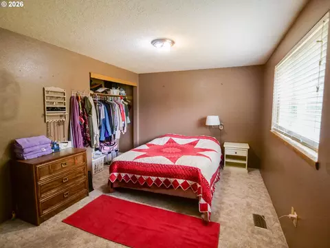 Bedroom - 3635 SE 24th Ct, Gresham, OR 97080 photo 1 of 7