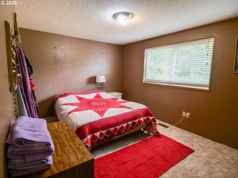 Bedroom - 3635 SE 24th Ct, Gresham, OR 97080 photo 3 of 7