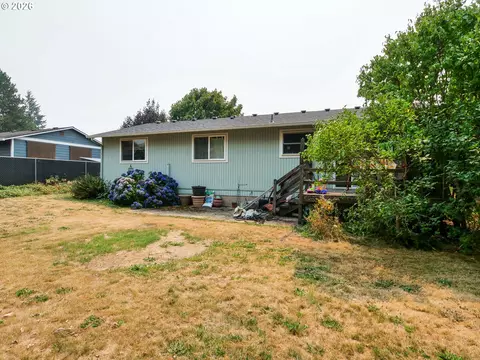 Exterior - 3635 SE 24th Ct, Gresham, OR 97080 photo 6 of 9