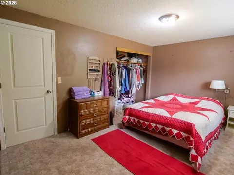 Bedroom - 3635 SE 24th Ct, Gresham, OR 97080 photo 4 of 7