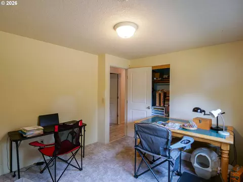 Bedroom - 3635 SE 24th Ct, Gresham, OR 97080 photo 6 of 7