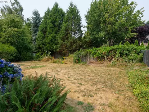 Exterior - 3635 SE 24th Ct, Gresham, OR 97080 photo 4 of 9
