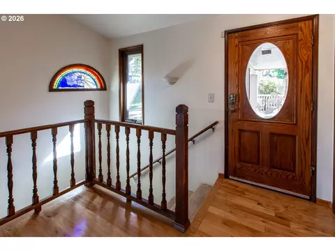 Entry Way - 992 Sunset Dr, Springfield, OR 97477 photo 1 of 1