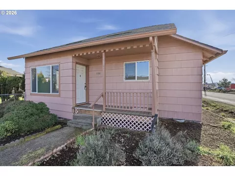 108 W 1st St, Canby, OR 97013