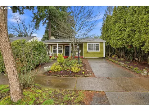 5933 SE Haig St, Portland, OR 97206