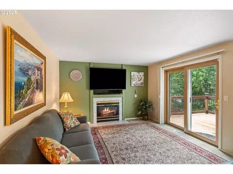 Living - 3010 SW Phyllis Dr, Gresham, OR 97080 photo 7 of 8