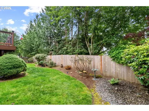 Exterior - 3010 SW Phyllis Dr, Gresham, OR 97080 photo 7 of 8
