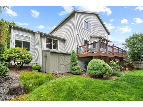 Exterior - 3010 SW Phyllis Dr, Gresham, OR 97080 photo 6 of 8