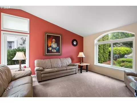 Living - 3010 SW Phyllis Dr, Gresham, OR 97080 photo 8 of 8