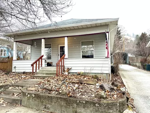 1706 Walnut St, La Grande, OR 97850