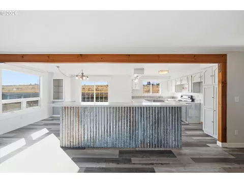Kitchen - 401 Monroe St, Umatilla, OR 97882 photo 1 of 2