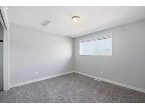Bedroom - 401 Monroe St, Umatilla, OR 97882 photo 3 of 7