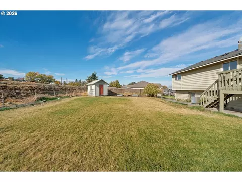 Exterior - 401 Monroe St, Umatilla, OR 97882 photo 6 of 7