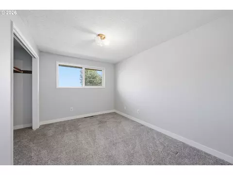 Bedroom - 401 Monroe St, Umatilla, OR 97882 photo 1 of 7