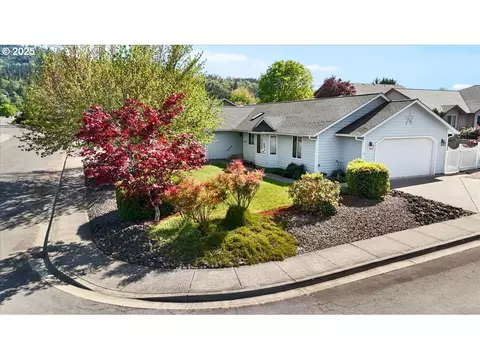 227 Cambridge Dr, Sutherlin, OR 97479