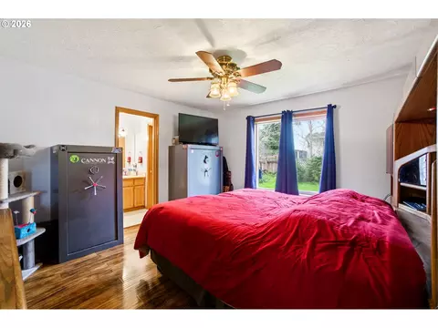 Bedroom - 768 NE Main St, Willamina, OR 97396 photo 2 of 2
