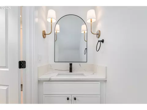 Bath - 2263 SW Phyllis Pl, Gresham, OR 97080 photo 1 of 4