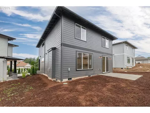 Exterior - 2263 SW Phyllis Pl, Gresham, OR 97080 photo 4 of 5