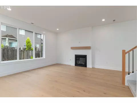Living - 2263 SW Phyllis Pl, Gresham, OR 97080 photo 2 of 3