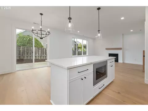 Kitchen - 2263 SW Phyllis Pl, Gresham, OR 97080 photo 6 of 6