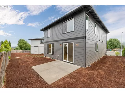 Exterior - 2263 SW Phyllis Pl, Gresham, OR 97080 photo 5 of 5