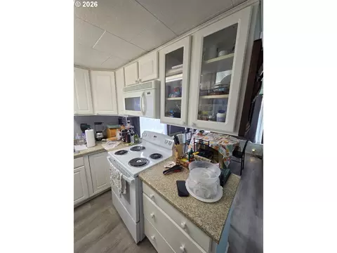 Kitchen - 160 E Date St, Powers, OR 97466 photo 3 of 5