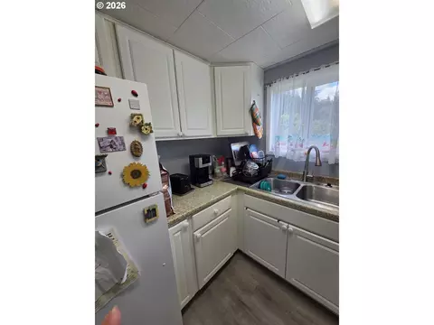 Kitchen - 160 E Date St, Powers, OR 97466 photo 4 of 5