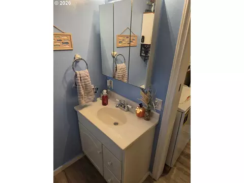 Bath - 160 E Date St, Powers, OR 97466 photo 2 of 3