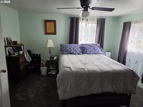 Bedroom - 160 E Date St, Powers, OR 97466 photo 1 of 3
