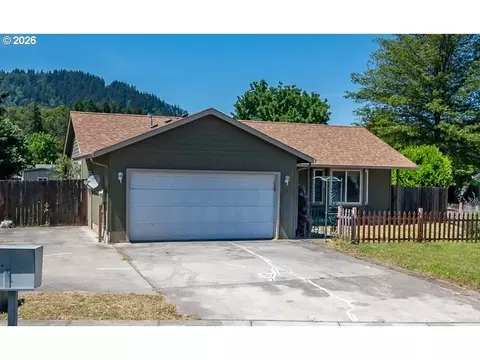 162 SE Wildwood Way, Myrtle Creek, OR 97457