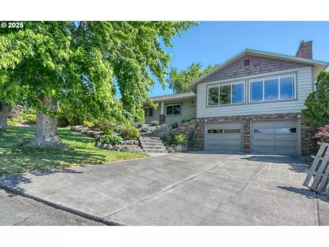 1329 NW Horn Ave, Pendleton, OR 97801