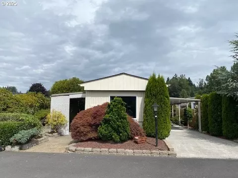 2457 Kingfisher Ln, Kelso, WA 98626