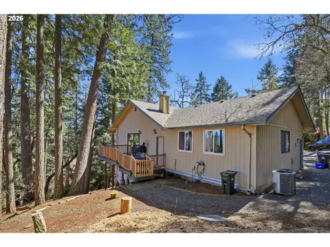Exterior - 784 Brookside Dr, Eugene, OR 97405 photo 7 of 10