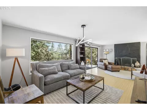 Living - 784 Brookside Dr, Eugene, OR 97405 photo 5 of 5